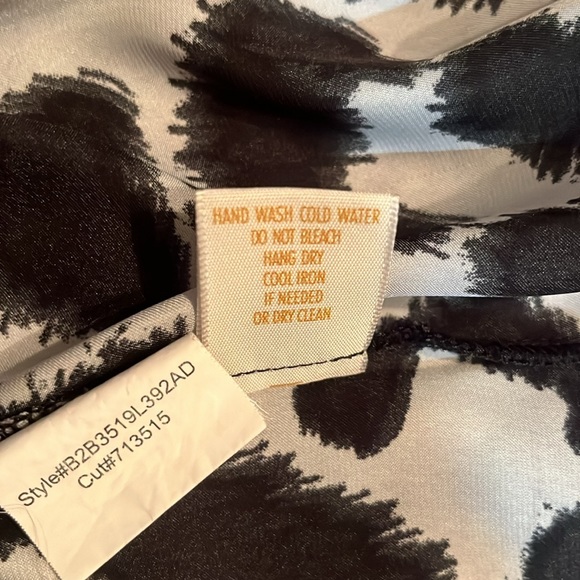 Adiva sleeveless blouse Size Medium black and white - Picture 5 of 9